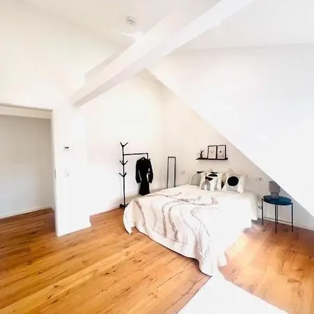 Apartamento Modernes Wohnerlebnis In Kernsanierte 3-zimmer-wohnung