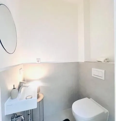 Modernes Wohnerlebnis In Kernsanierte 3-zimmer-wohnung