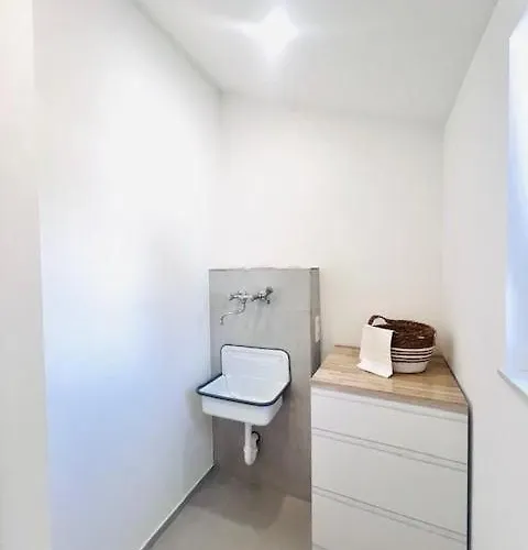 Modernes Wohnerlebnis In Kernsanierte 3-zimmer-wohnung Apartamento