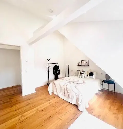 Apartamento Modernes Wohnerlebnis In Kernsanierte 3-zimmer-wohnung