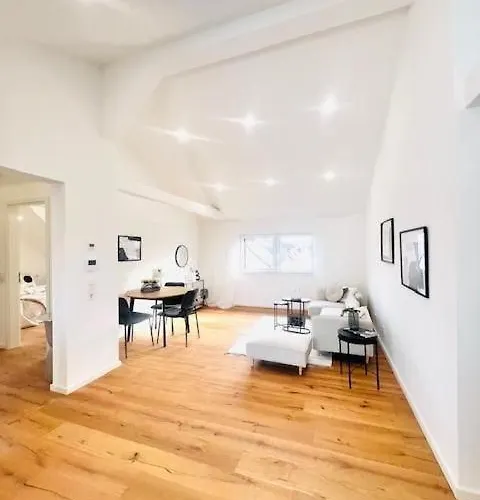 Modernes Wohnerlebnis In Kernsanierte 3-zimmer-wohnung Apartment